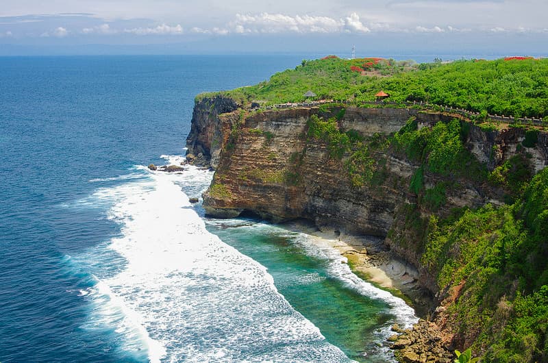 Uluwatu Cliff Temple sunset Tour with Kecak Show and  Sea Food Dinner at Jimbaran Beach