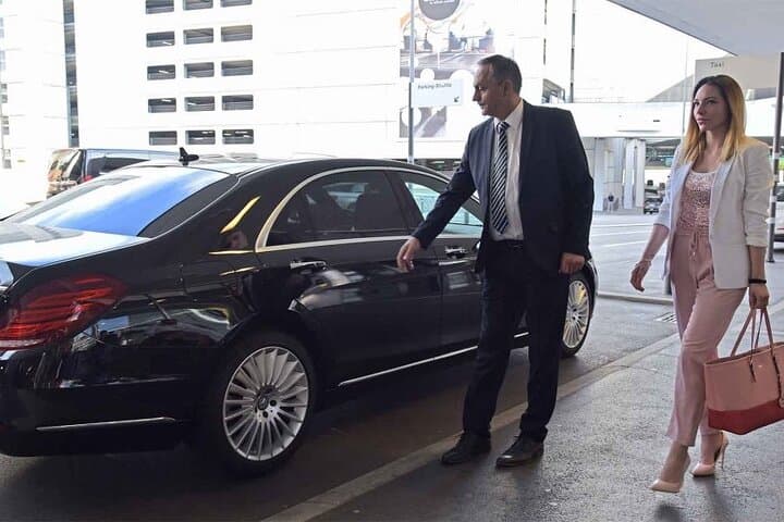 Private Transfer From Gothenburg Landvetter Airport to Borås City