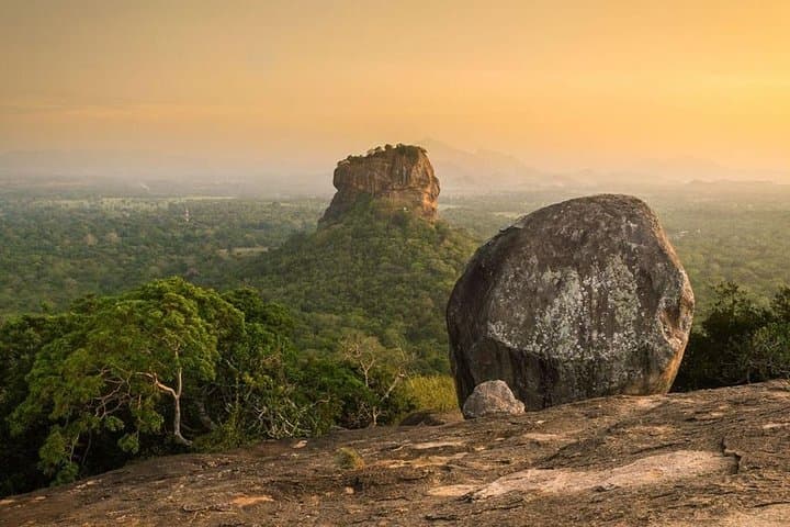 Sigiriya Rock Fortress and Dambulla All Inclusive Tour From Kandy