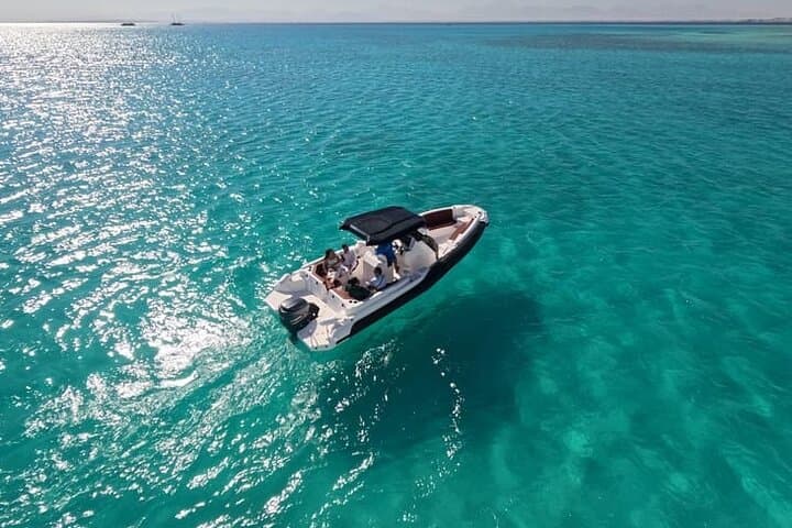 Magawish Island Private Speedboat with Snorkeling from Hurghada