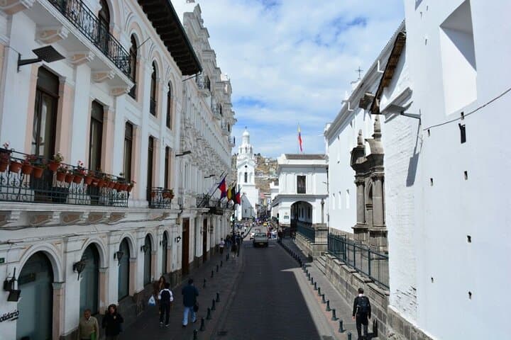 Walking tour of Quito: art, history, flavors and traditions