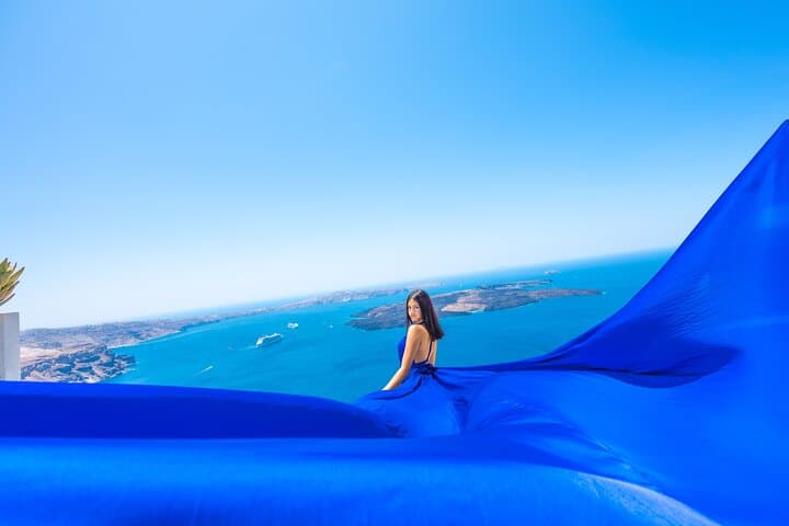 Santorini: Flying dress photo and video (transportation included)