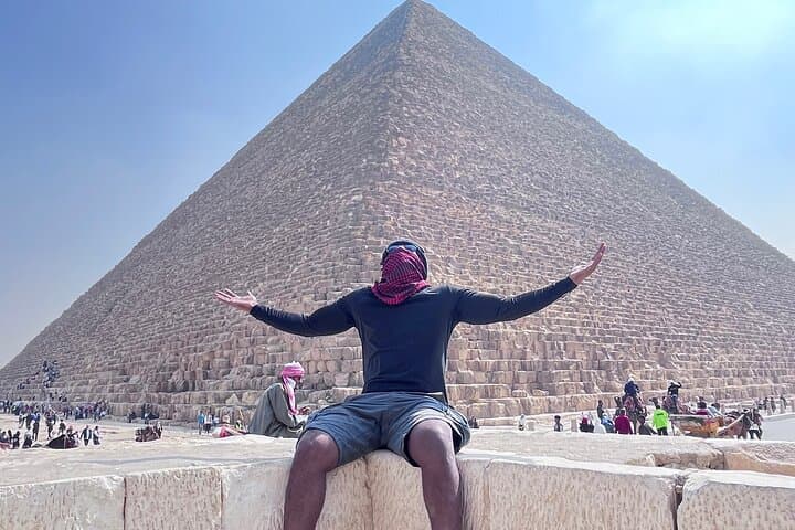 Vip Tour Giza pyramids, sphinx with Camel Ride and Vip lunch 