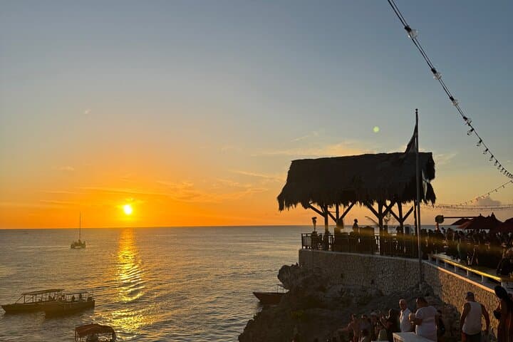 Seven Miles Beach and Rick's Cafe Tour