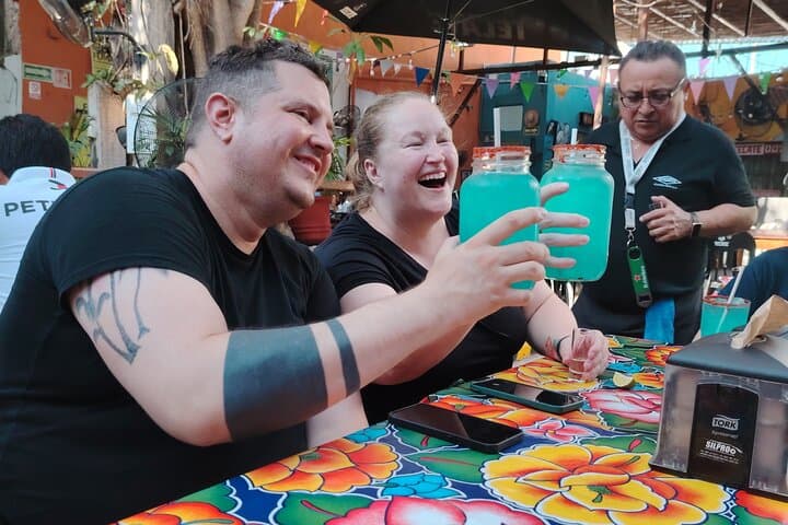 Merida in 1 Day for Friends - Visit traditional Merida cantinas