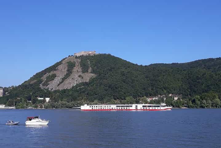 Budapest Danube Bend Full Day Tour with Lunch
