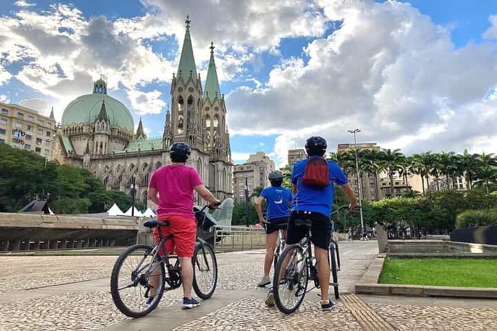 São Paulo Bike Tour: Avenida Paulista and Historic Downtown