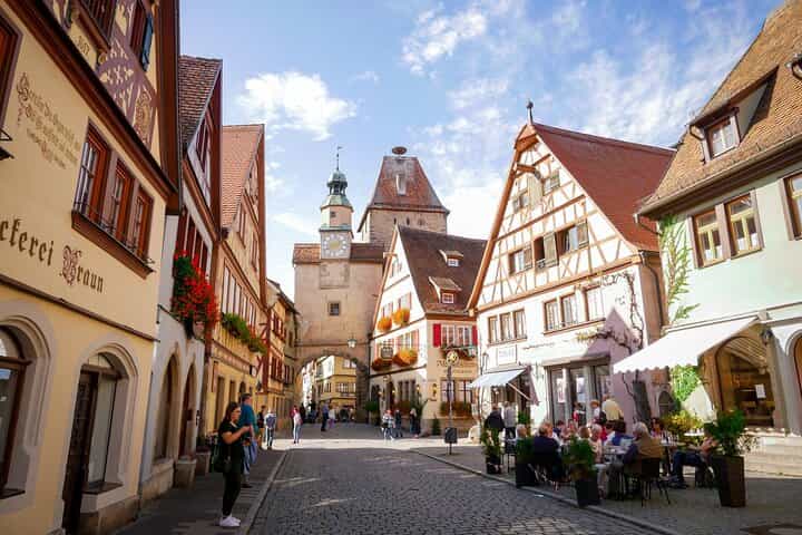Private day trip: Frankfurt to Rothenburg ob der Tauber & back