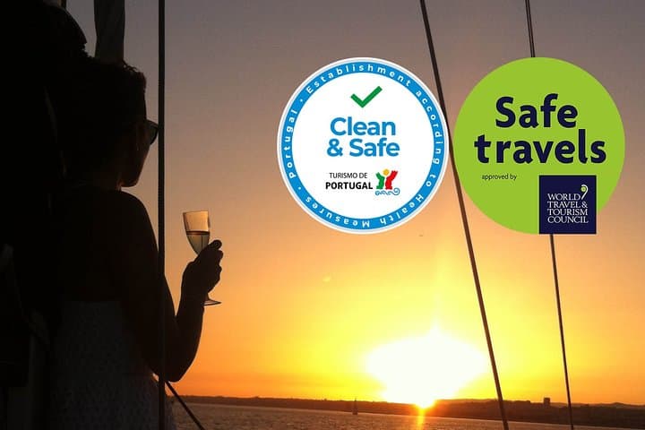 Cascais Romantic Private 2h Cruise with sparkling wine