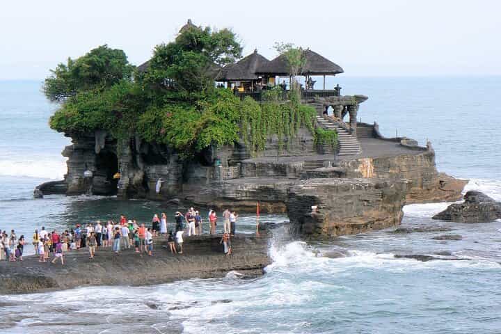 Bedugul Ulun Danu Beratan Temple, Jatiluwih and Tanah Lot Temple