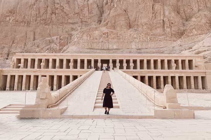 Day tour to visit the Valley of the Kings and Queens from luxor