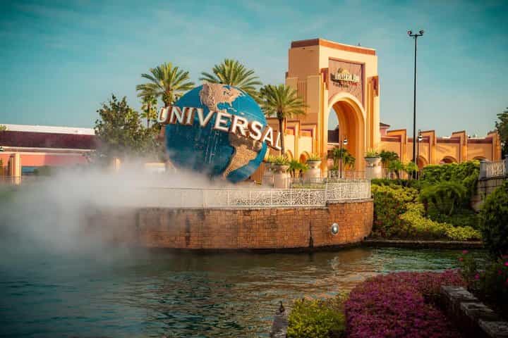 Universal Resort Roundtrip Transportation from Orlando Hotels