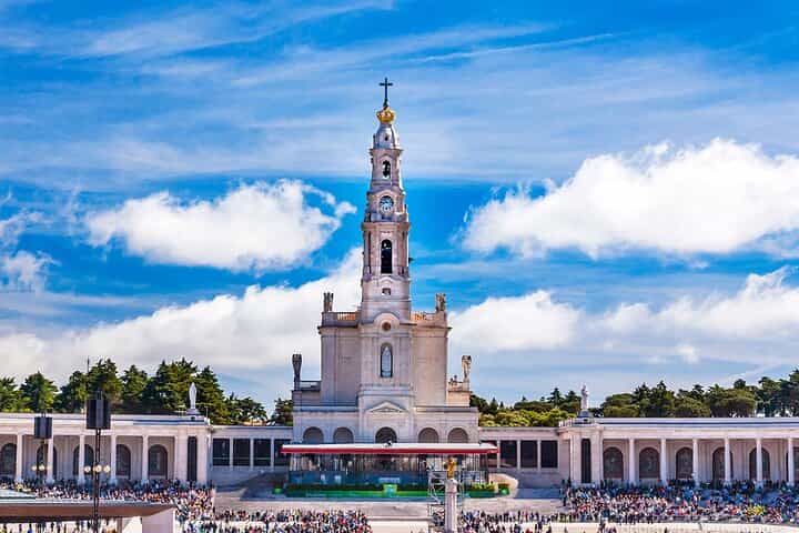 Private Fátima Tour from Lisbon: Essentials (Half or Full Day, with Optional Mass) V