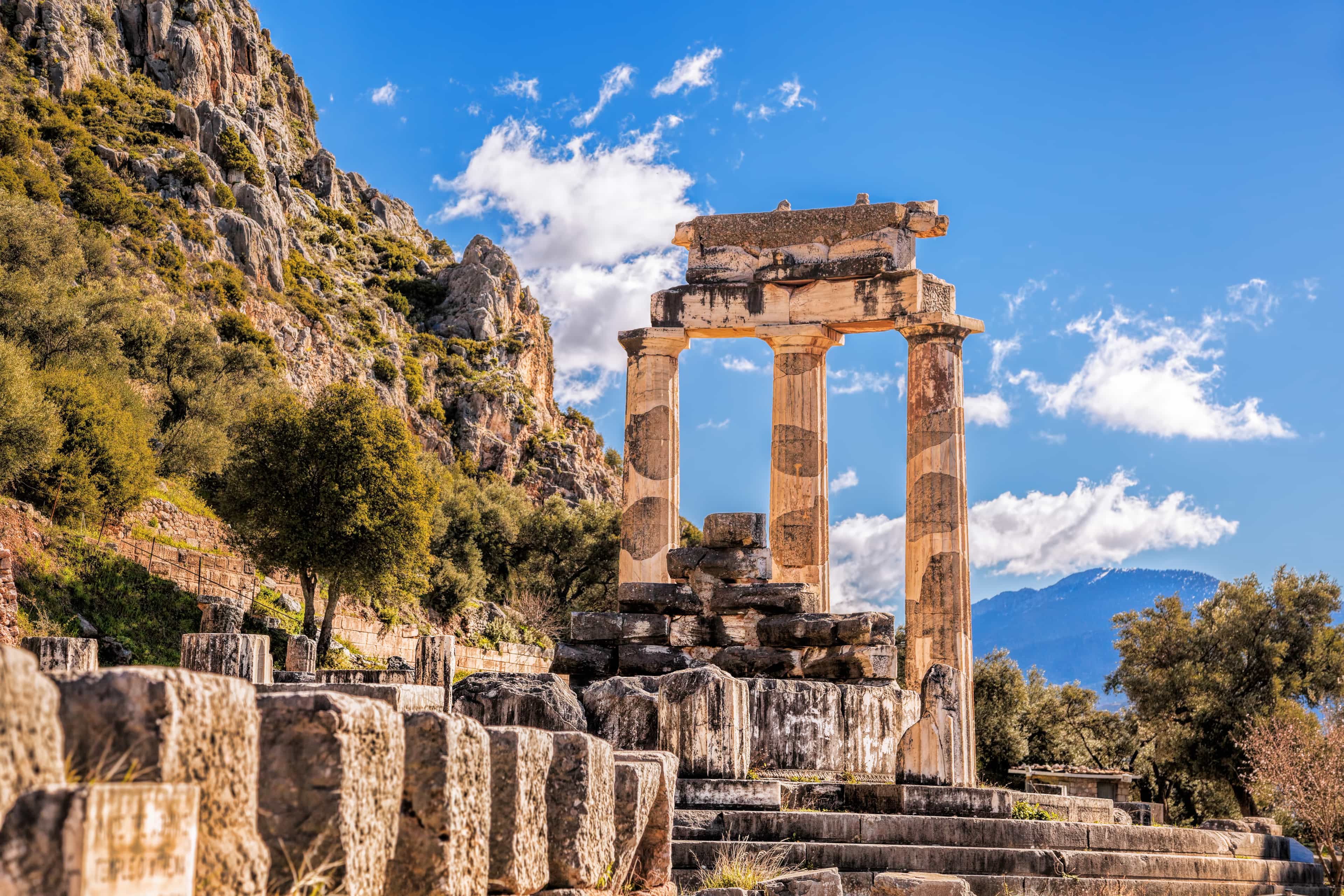 Delphi and Thermopylae Full Day Experience