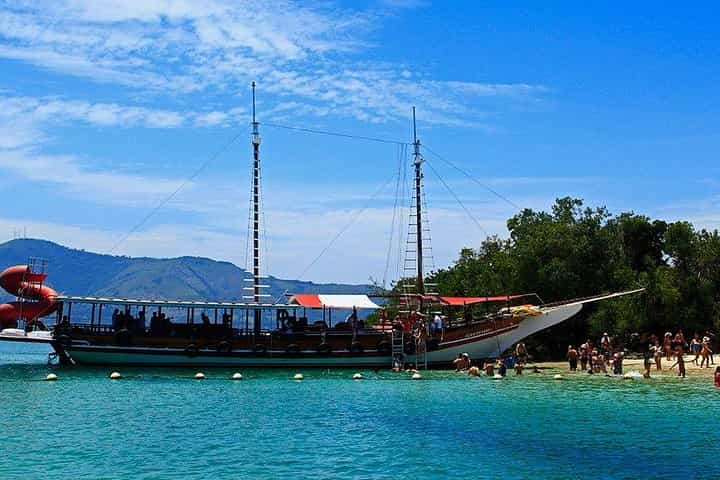 Boat Tour To The Beaches Of Angra Dos Reis