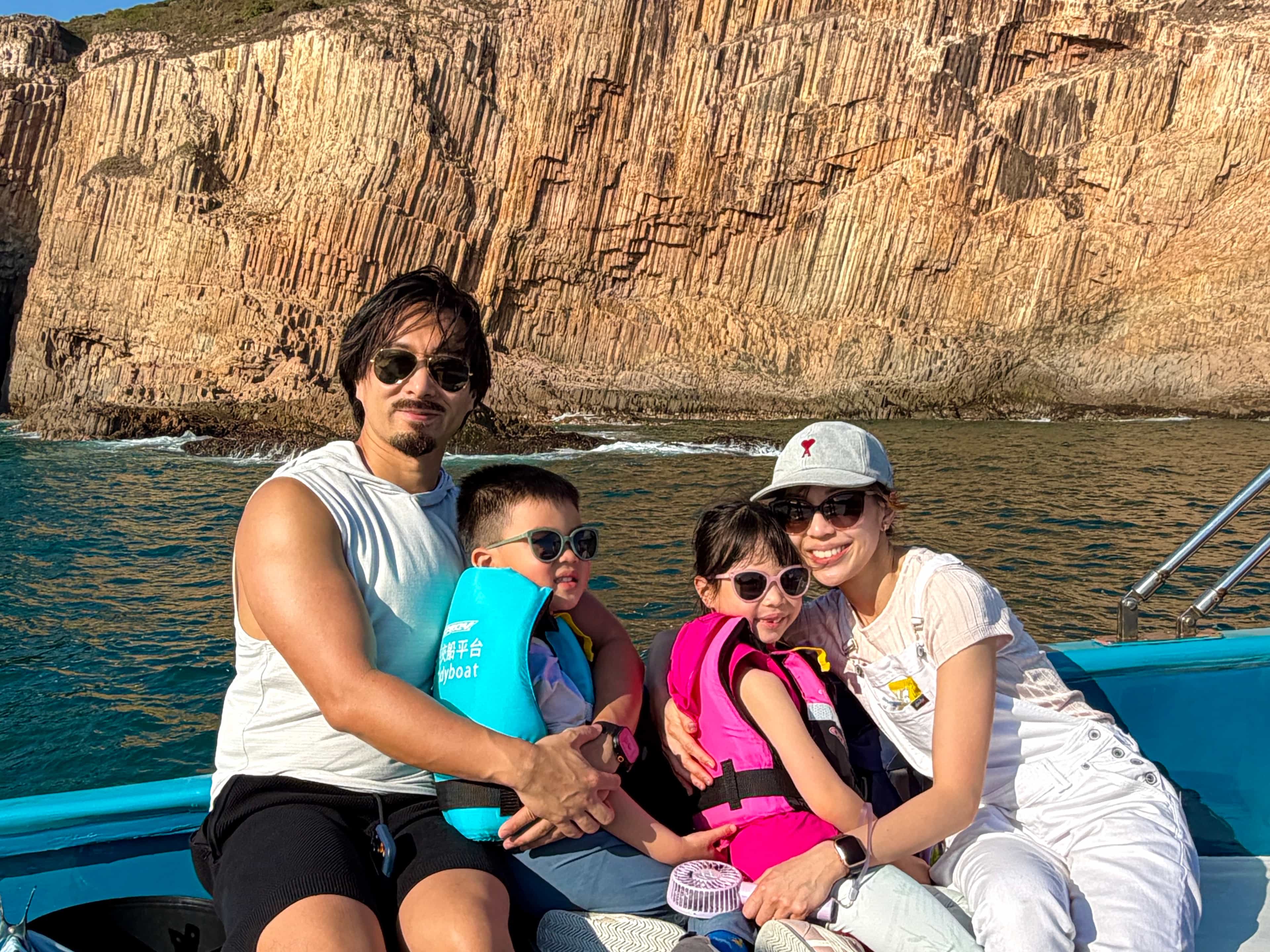 Hong Kong Yacht Edition Four Sea Arches Volcano Sightseeing Guided Cruise, UNESCO Global Geopark Volcanic Rock Region