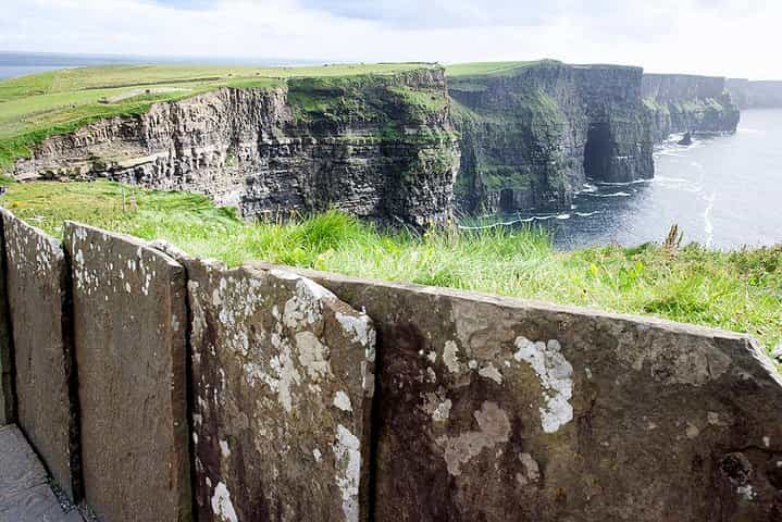 Bunratty Castle / Cliffs of Moher Experience