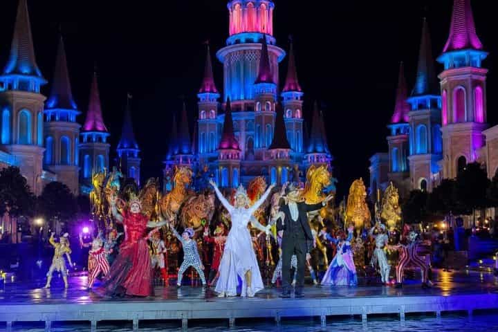 Land of Legends Night show with Roundtrip transfer from Antalya