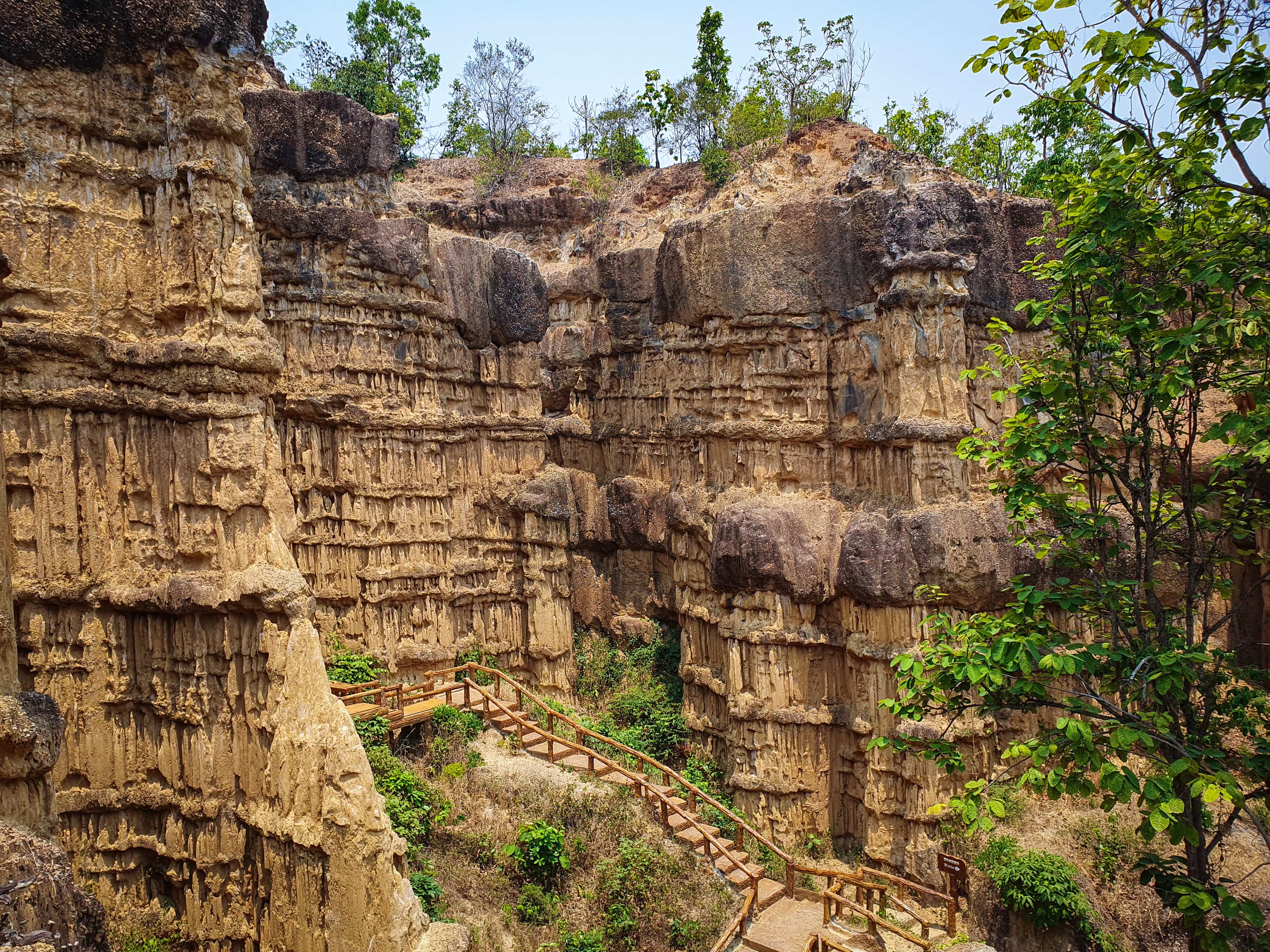 Doi Inthanon and Pa Chor Canyon 1 Day Tour
