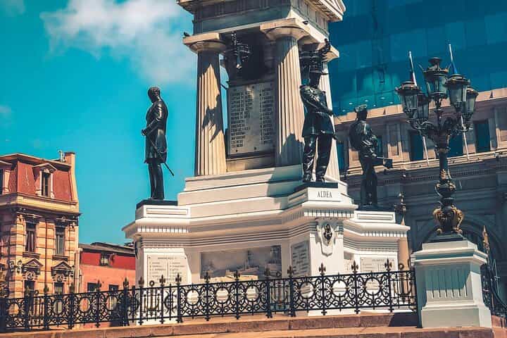 Valparaiso Highlights: History, Art & the Pacific Breeze