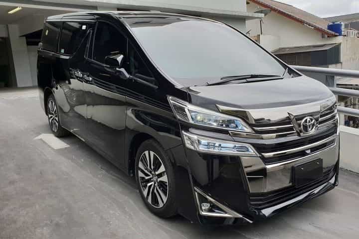 Airport Transfer: Airport CHC to Christchurch by Luxury Van