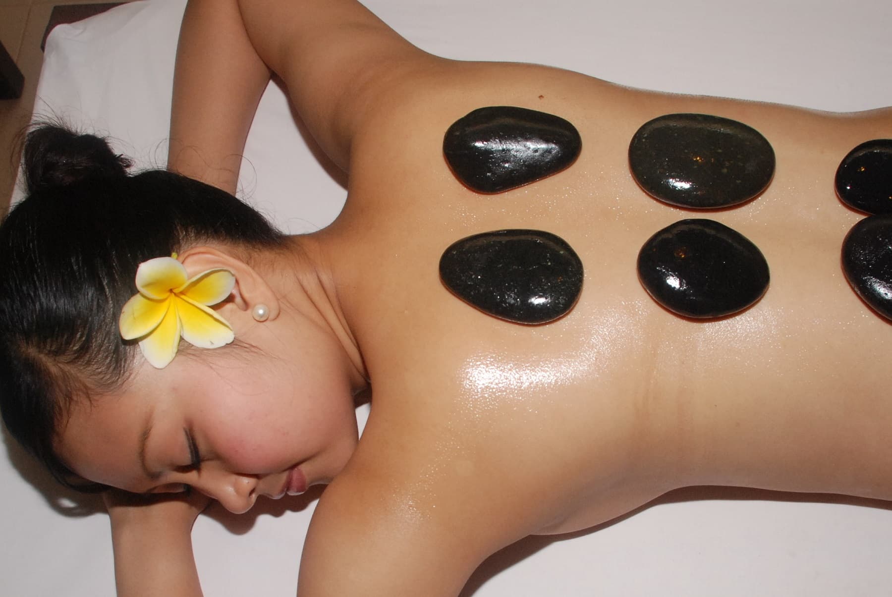 Royal Orchid Spa 2 Hours Warm Stone Massage