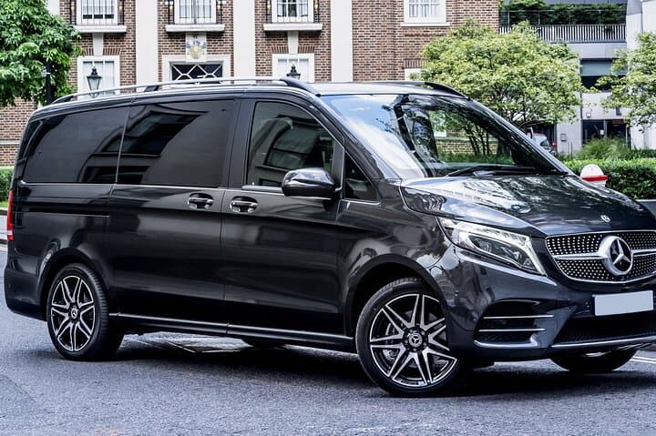Departure Private Transfer: Milan to Malpensa Airport MXP in Luxury Van