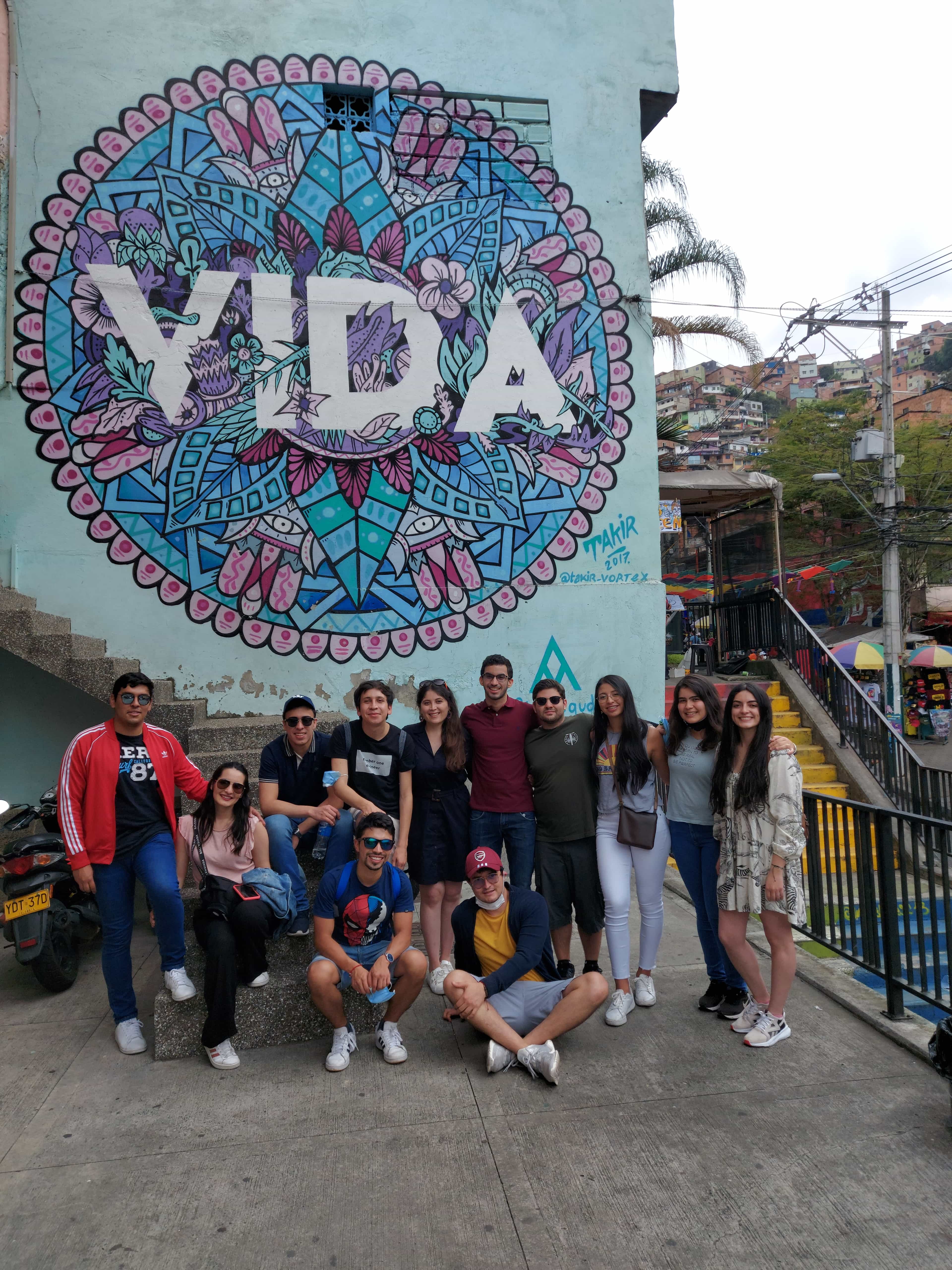 Free Graffiti Tour Comuna 13 (Tour Grupal)