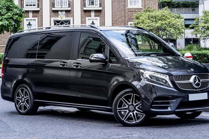 Arrival Transfer: Paris Airport CDG to Paris City by Luxury Van