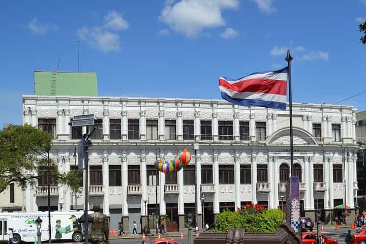 Direct Transfer From La Fortuna to San Jose, English Speaking Driver