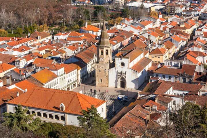 Hello Tomar: Private 2-Hour Intro City Walk with Local Guide