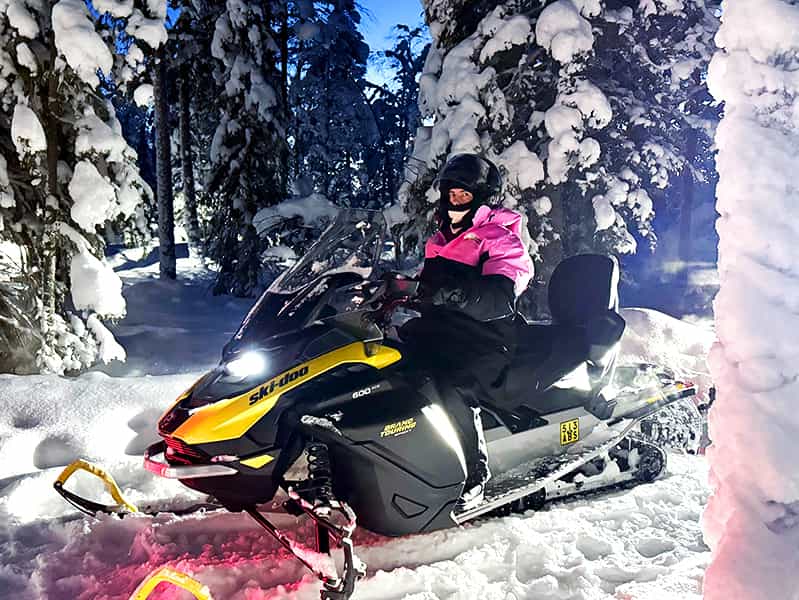 Dinner snowmobile safari a'la Lapland gourmet, Levi