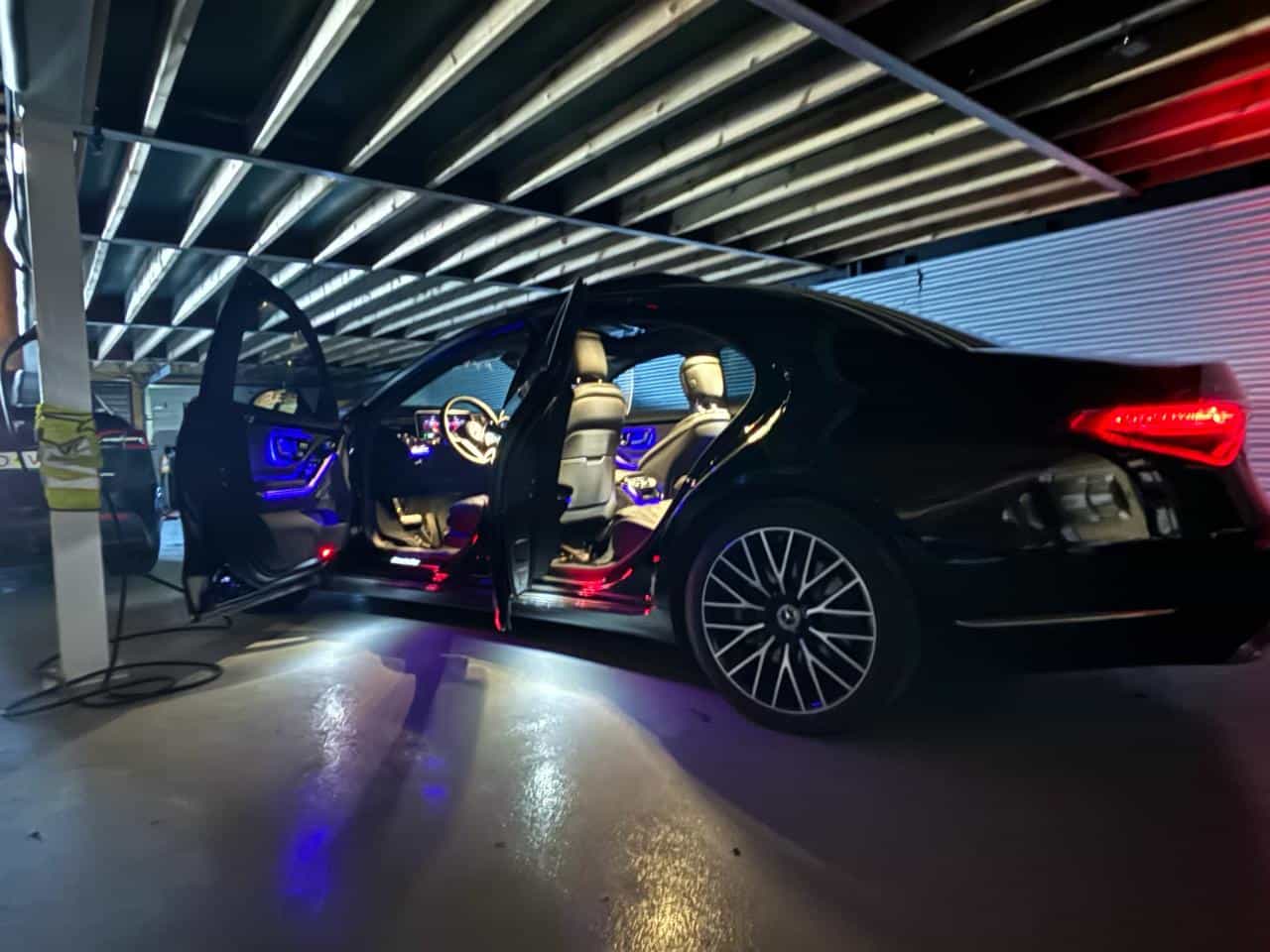 Private Transfer Keflavik Airport → Reykjavik. VIP SEDAN 2 Pax.