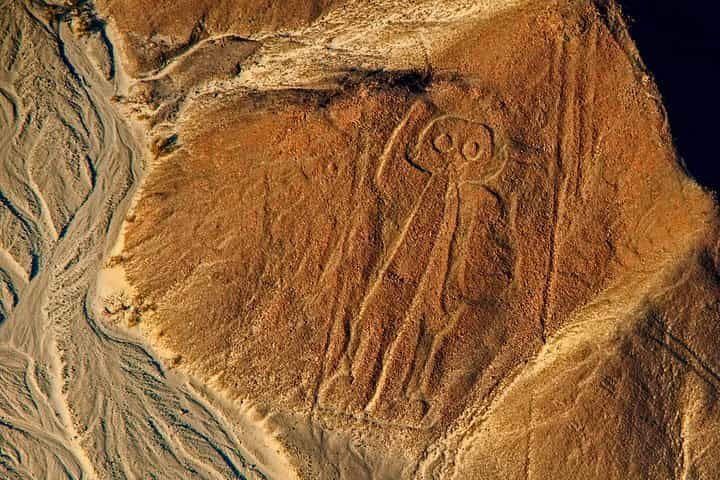 Huacachina Oasis, Winery & Nazca Lines Private Tour from Lima