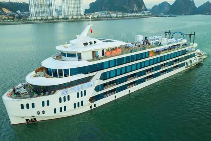 Hanoi to Halong Bay: Luxury Full-Day Luna Cruise Premium Tour