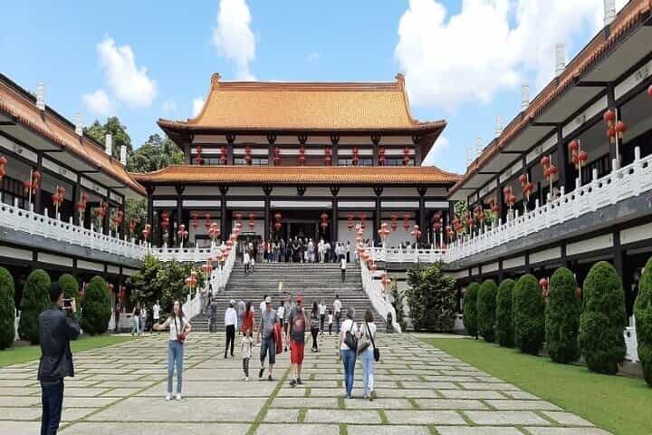 6 Hour Buddhist Temple and Embu das Artes Tour – Art Galleries, Artisan Shops