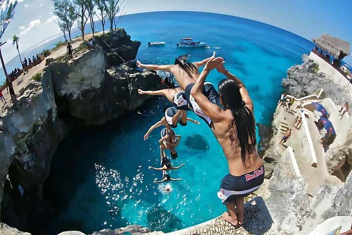 Negril Sunset Catamaran Cruise: Snorkeling, Open Bar & DJ