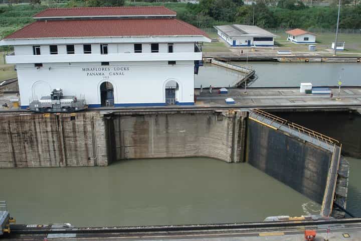 Panama Layover tour with Panama Canal and City Tour