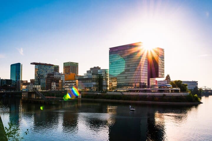 Private transfer from Bruges to Düsseldorf, 2h Sightseeing Stop