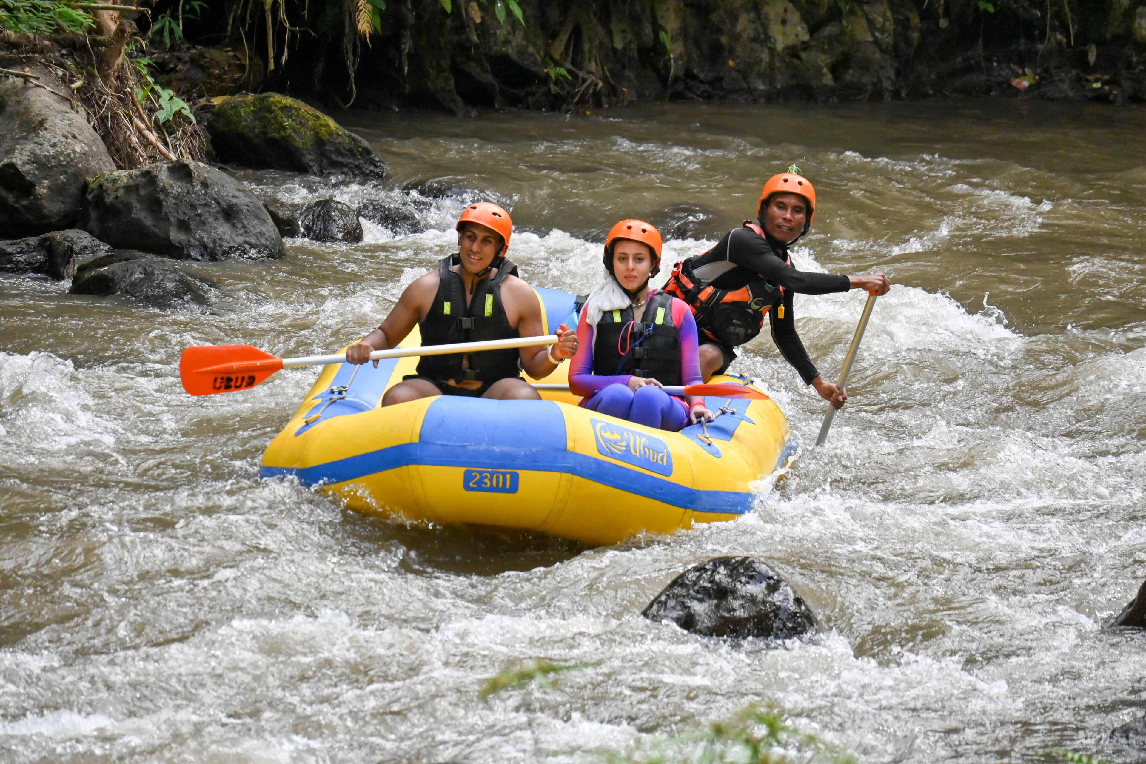 Full-Day Tour with Bali Swing and Water Rafting in Ubud