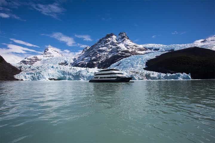 Glaciers Gourmet Perito Moreno Navigation Full Service & Transfer