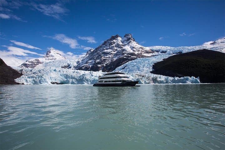 Glaciers Gourmet Perito Moreno Navigation Full Service & Transfer