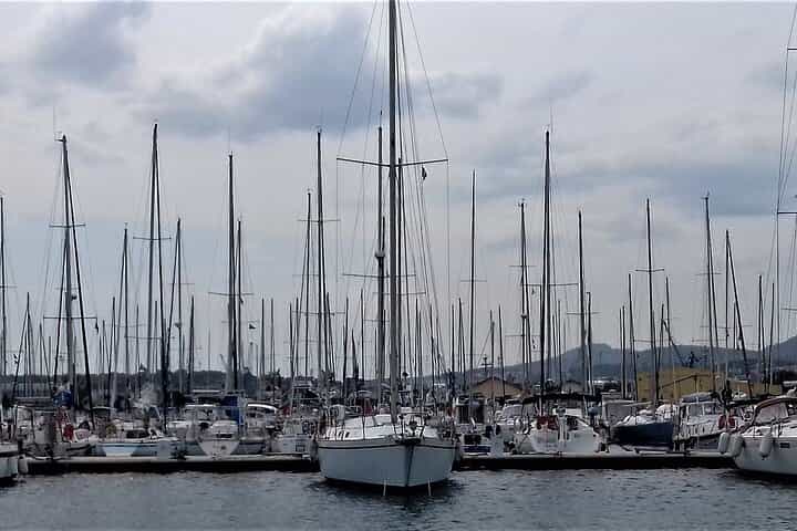 Private Transfer From Lyon To Toulon With a 2 Hour Stop