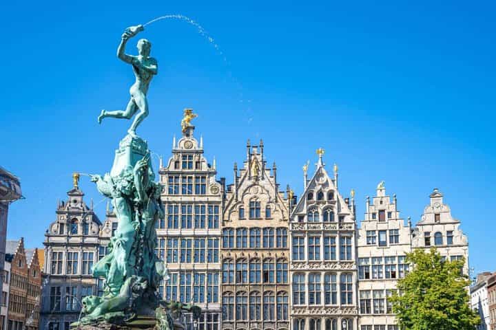 Hello Antwerp: Private 2-Hour Intro City Walk with Local Guide