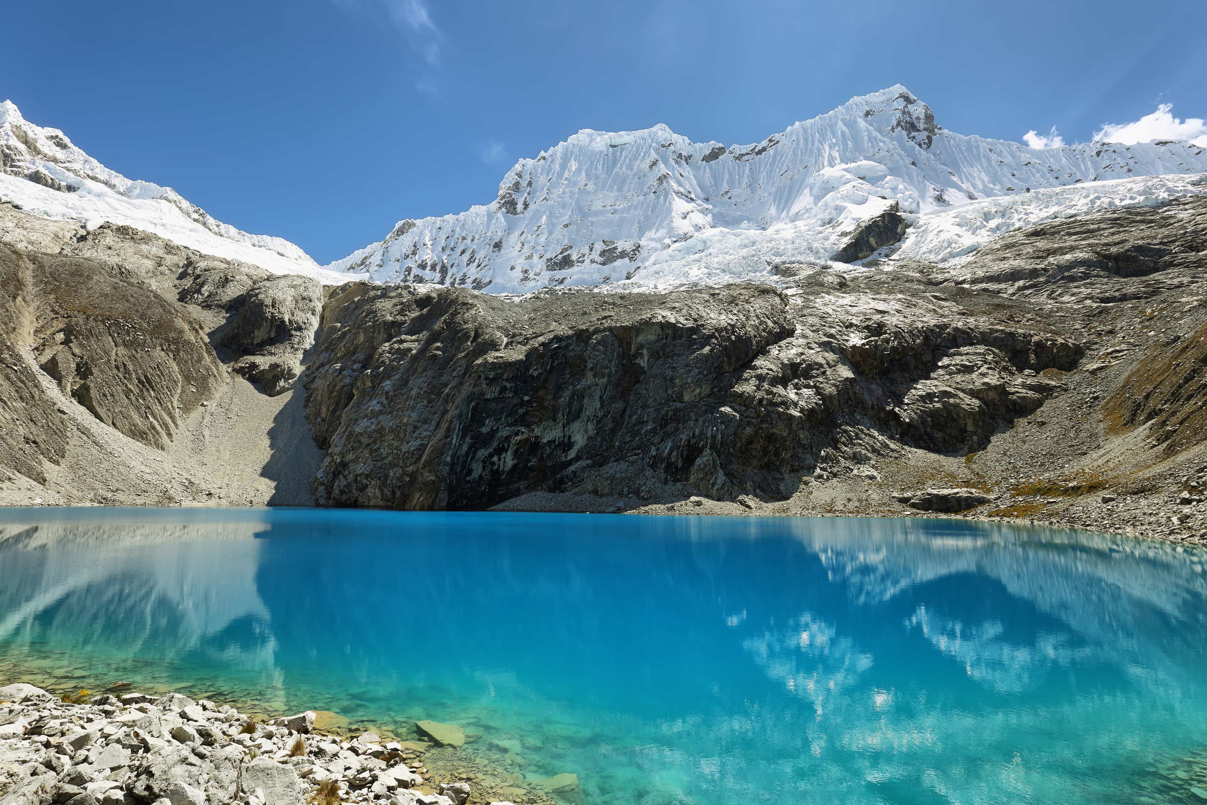 Hua-05 : Laguna 69 - Jewel of the Cordillera Blanca
