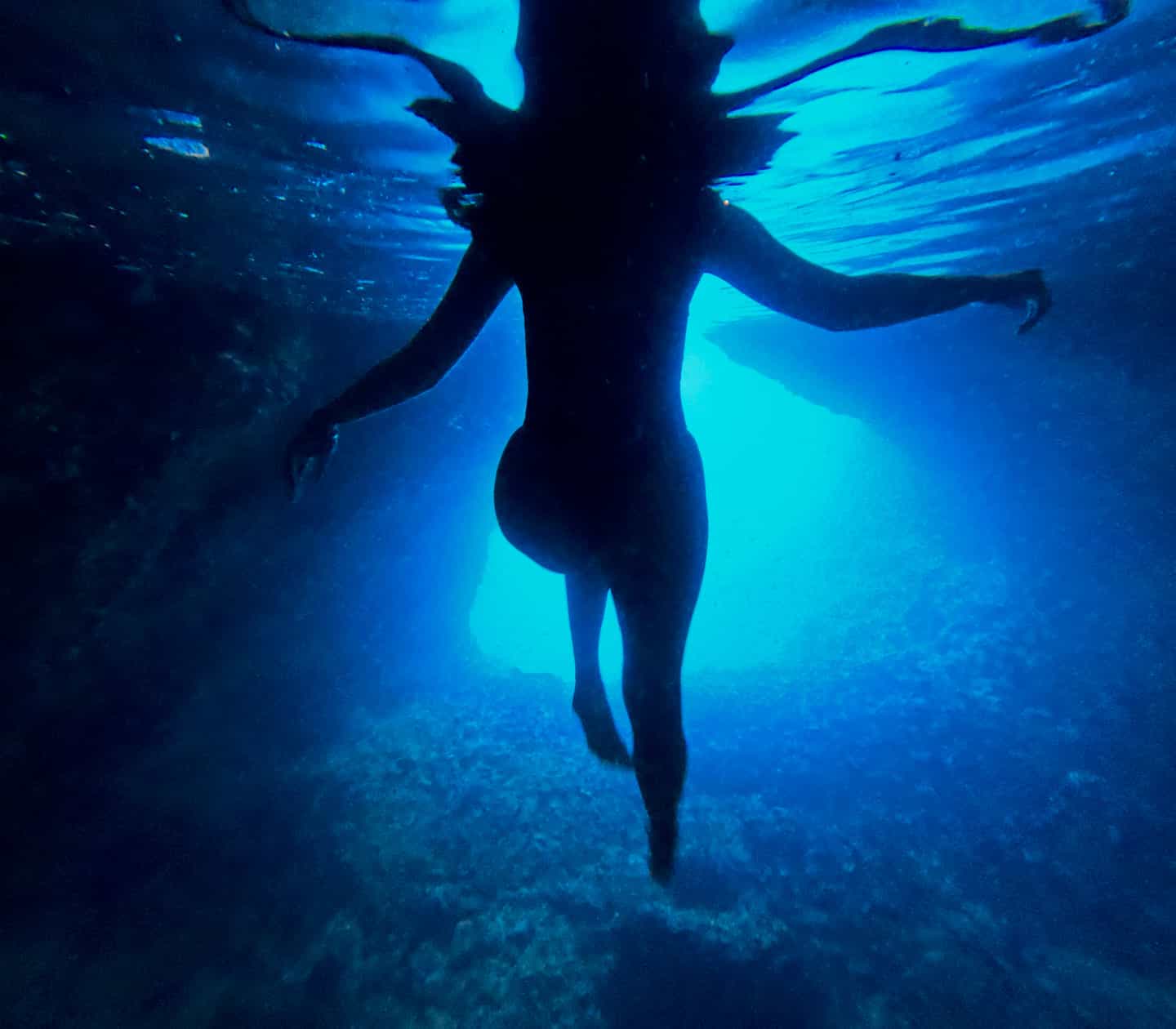 3 Islands: Hidden Cave, Cliff Jumps & Blue Lagoon Speedboat Tour