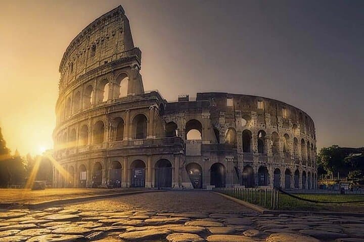 Private Transfer Fiumicino Airport and Rome Round Trip