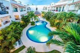 Private Shuttle from Gaviotas II Condo Hotel to Cancun Airport