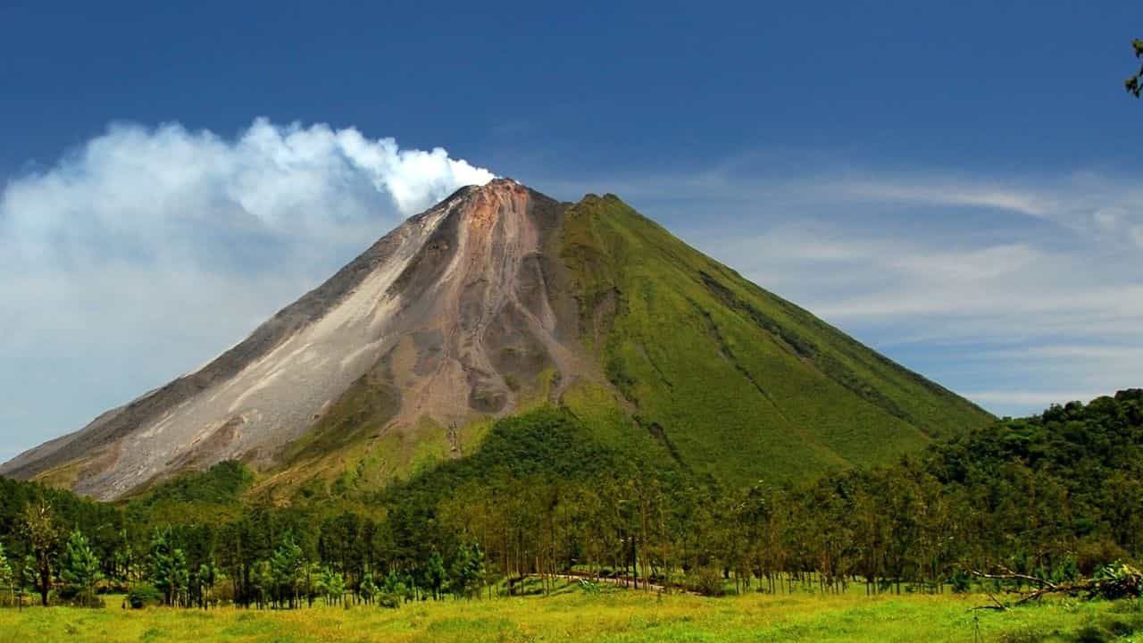 Arenal One Day Tour & Hot Springs from Jacó