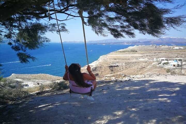 Santorini Highlights & Hidden Gems – Private Family-Friendly Tour